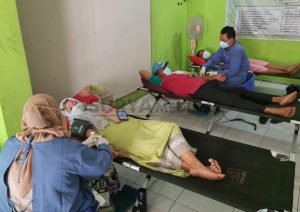 GANDENG PMI, PEMUDA DESA TLOGOREJO DEMAK GELAR DONOR DARAH