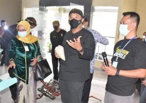 GELANG LARON, MUDAHKAN DINKES PANTAU PASIEN ISOMAN COVID-19