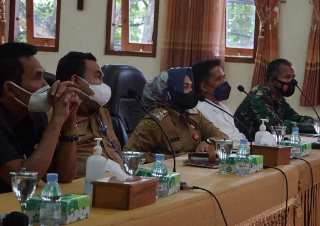 PEMKAB SIAPKAN CALL CENTER GUNA PERCEPATAN VAKSINASI