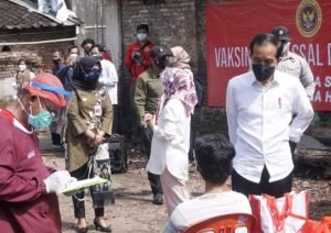 PRESIDEN JOKOWI TINJAU LANGSUNG VAKSINASI DI KLATEN