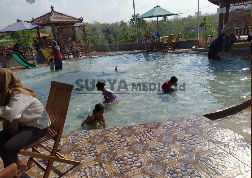 OBYEK WISATA WATER BOOM KAJORAN KEMBALI DIBUKA