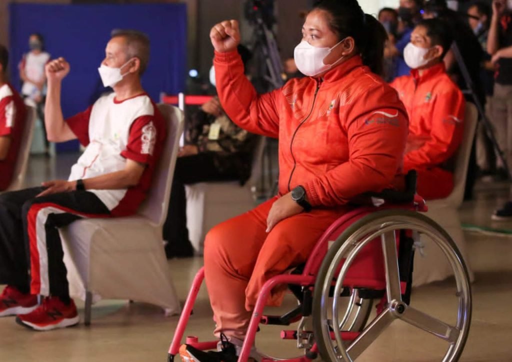 SITI MAHMUDAH, ATLET ANGKAT BERAT BERTEKAD RAIH EMAS PEPARNAS XVI