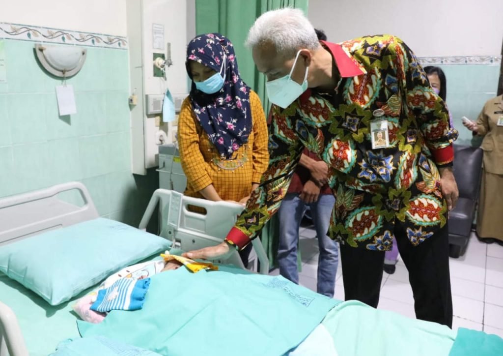 BAYI KEMBAR SIAM ASAL SEMARANG, GANJAR PASTIKAN TIM MEDIS SIAPKAN PENANGANAN
