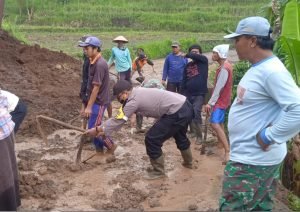 Dua Jalur Penghubung di Lereng Sumbing Tertutup Longsor