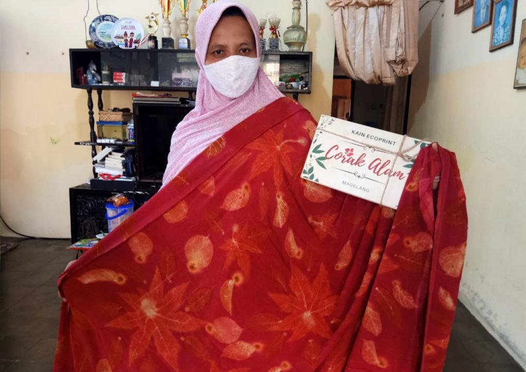 Kain Ecoprint Diminati Para Pecinta Fesyen