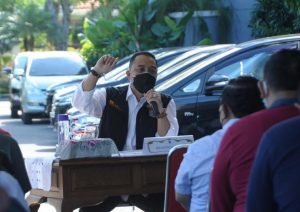 10 Persen Karyawan di Tiap Tempat Usaha Surabaya Akan Dites Swab