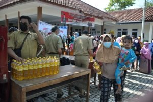 Pemkab Cilacap Gelar Operasi Pasar Minyak Goreng Murah