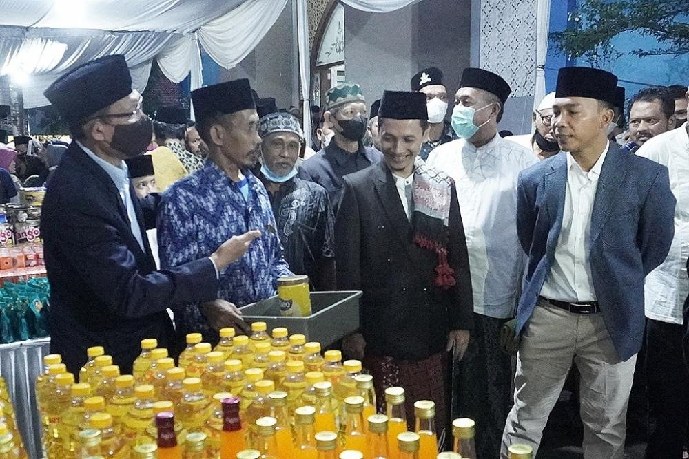 PDM Batang Gelar Pasar Subuh Sembako Gratis