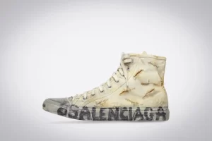 Merk Balenciaga Meluncurkan Sneaker Rusak Harga Jutaan