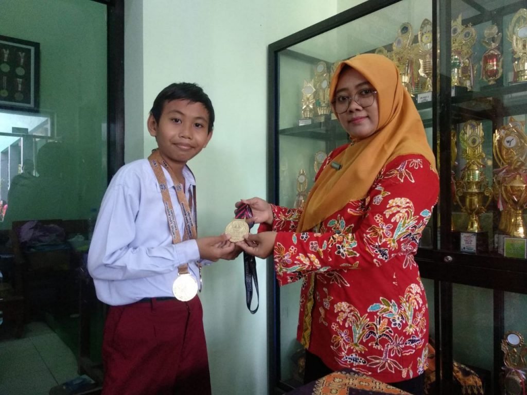 Siswa SD Islam Kauman Pati Peroleh 3 Medali Emas dalam Ajang Olimpiade Nasional