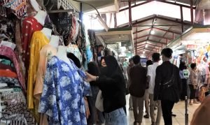 Pedagang Respon Positif Dibukanya Kembali Pasar Beringharjo Hingga Malam