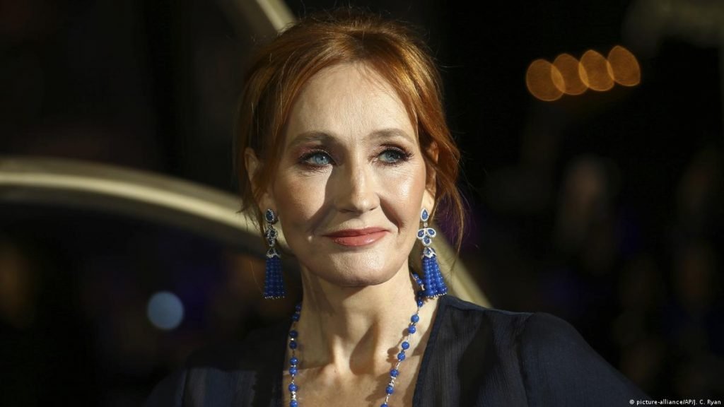 Penulis Harry Potter, JK Rowling Dapat Ancaman Secara Online