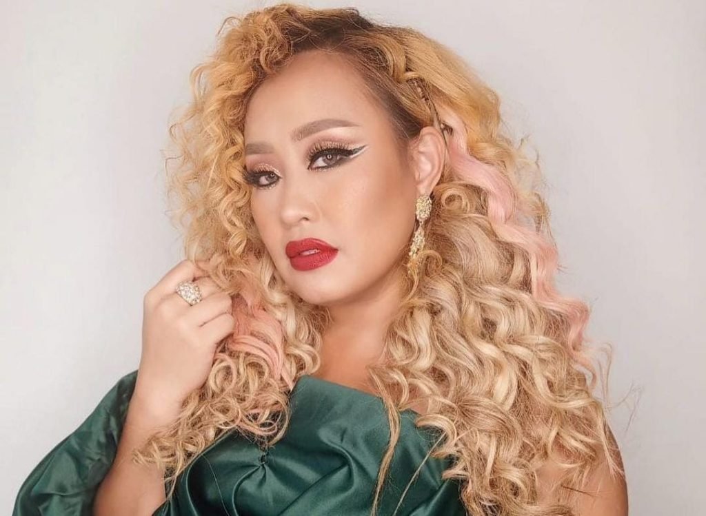 Pinkan Mambo Mengaku Tak Punya Teman Pinkan Mambo Mengaku Tak Punya Teman