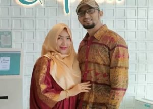 Roro Fitria Gugat Cerai Ade Irawan