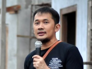Hanung Bramantyo Ditelfon Orang Tak Dikenal Karena Berencana Garap Film Tentang Munir