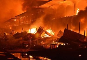 Pusat Kuliner Sucen Kudus Terbakar, Belasan Lapak Hangus