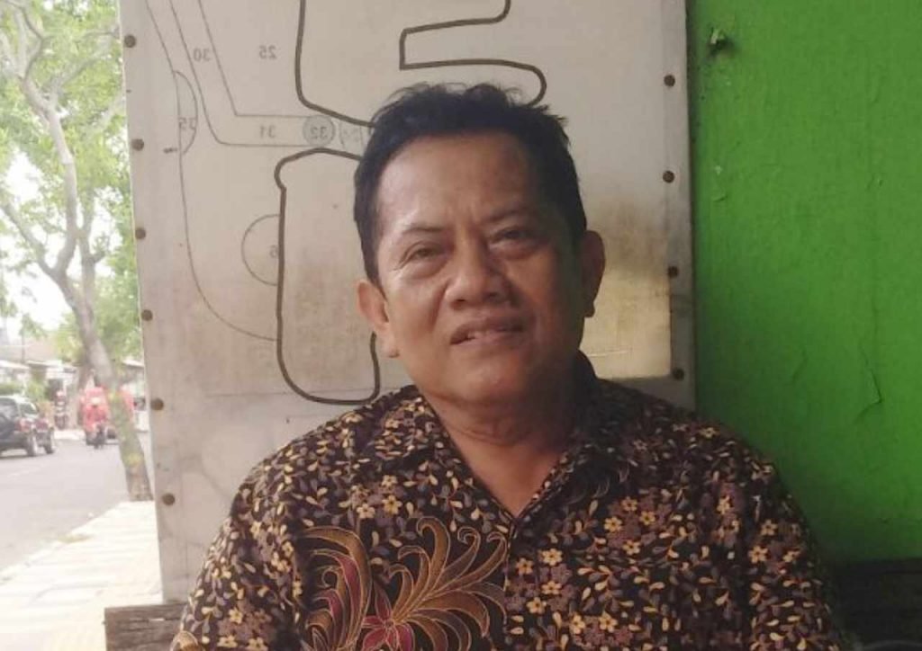 Foto: Sukarno saat diwawancarai awak media (Sumber: vind/Suryamedia)