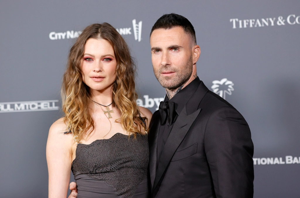 Usai Skandal Adam Lavine, Behati Prinsloo Kembali Lagi ke Medsos