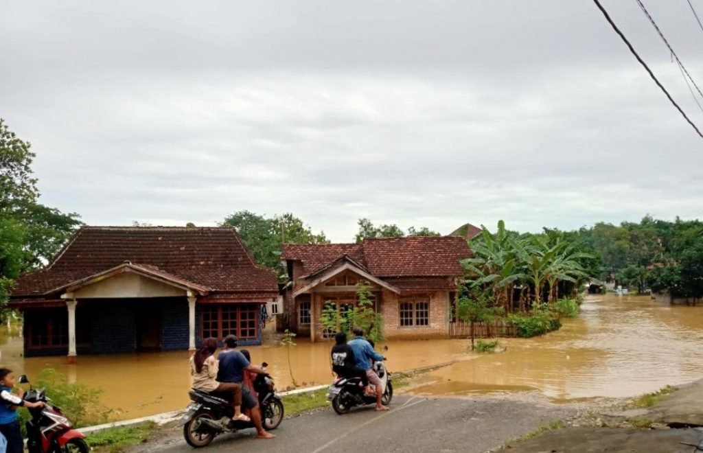 Foto : Ilustrasi banjir di Desa Sinomwidodo Kecamatan Tambakromo (Sumber : Suryamedia/ Anang SY)