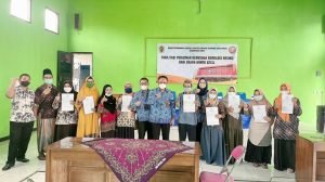 Foto: Pendampingan OSS untuk UMK di Sitiluhur Kecamatan Gembong (Sumber: Dok. DPMPTSP)