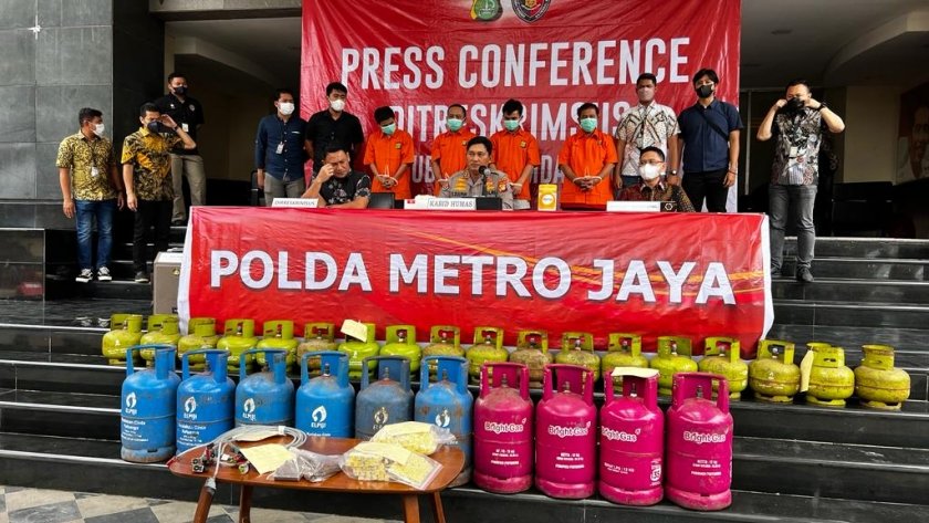 Polisi Ungkap Kasus Pemindahan Gas LPG 3 Kg ke Tabung Gas Ukuran 12 Kg