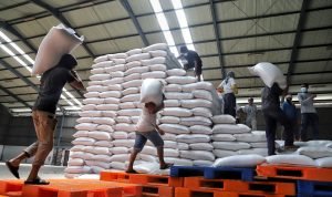 Stabilkan Harga, 500 Ton Beras Medium Akan Disalurkan ke Pasar Tradisional Kota Bandung