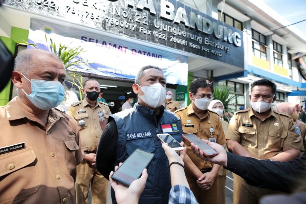Wali Kota Bandung Larang Penjualan Ciki Ngebul