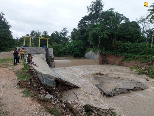 Antisipasi Dampak Cuaca Ekstrem Mendatang, KemenPUPR Lakukan Perbaikan Bendung Oesao