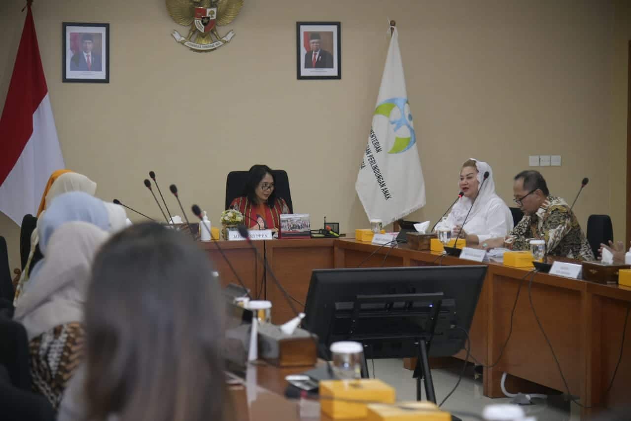 Foto: Rakor persiapan peringatan HAN 2023 bersama Menteri PPPA I Gusti Ayu Bintang Darmawati (Sumber: Semarangkota)