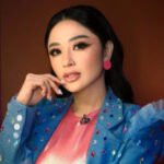 dewi perssik