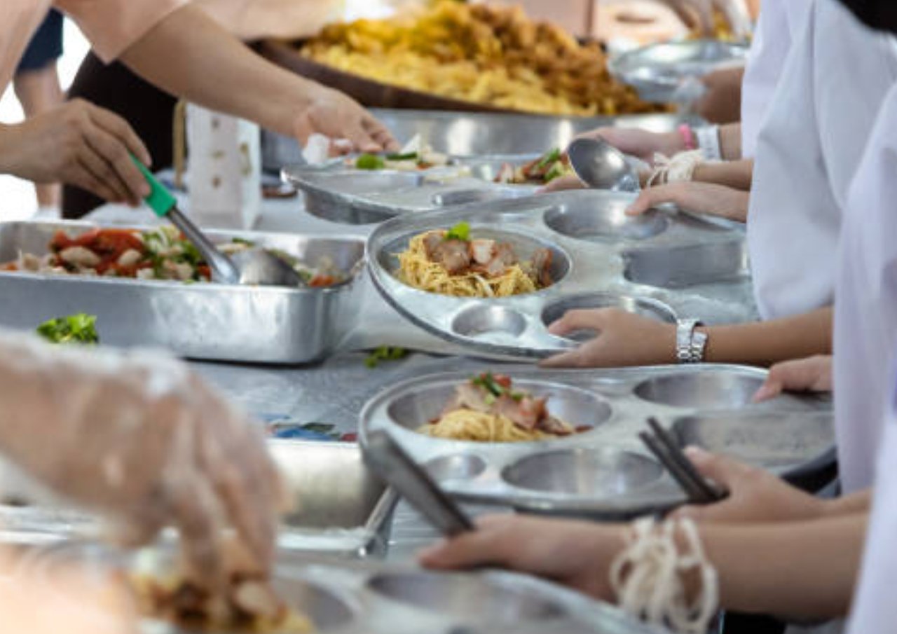 Cegah Keracunan, Menu MBG Kini Harus Dimasak Pakai Air Galon