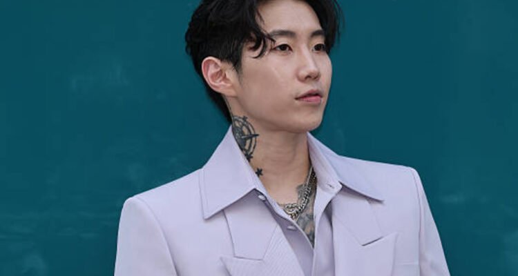 Acara W Korea Tuai Kritikan, Jay Park Minta Maaf Nyanyikan Lagu Ini