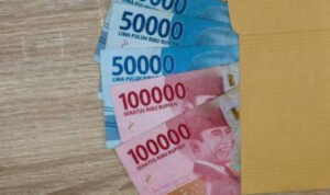 uang-insentif-guru-honorer Guru Honorer Bakal Terima Insentif Rp400 Ribu per Bulan di Tahun 2026