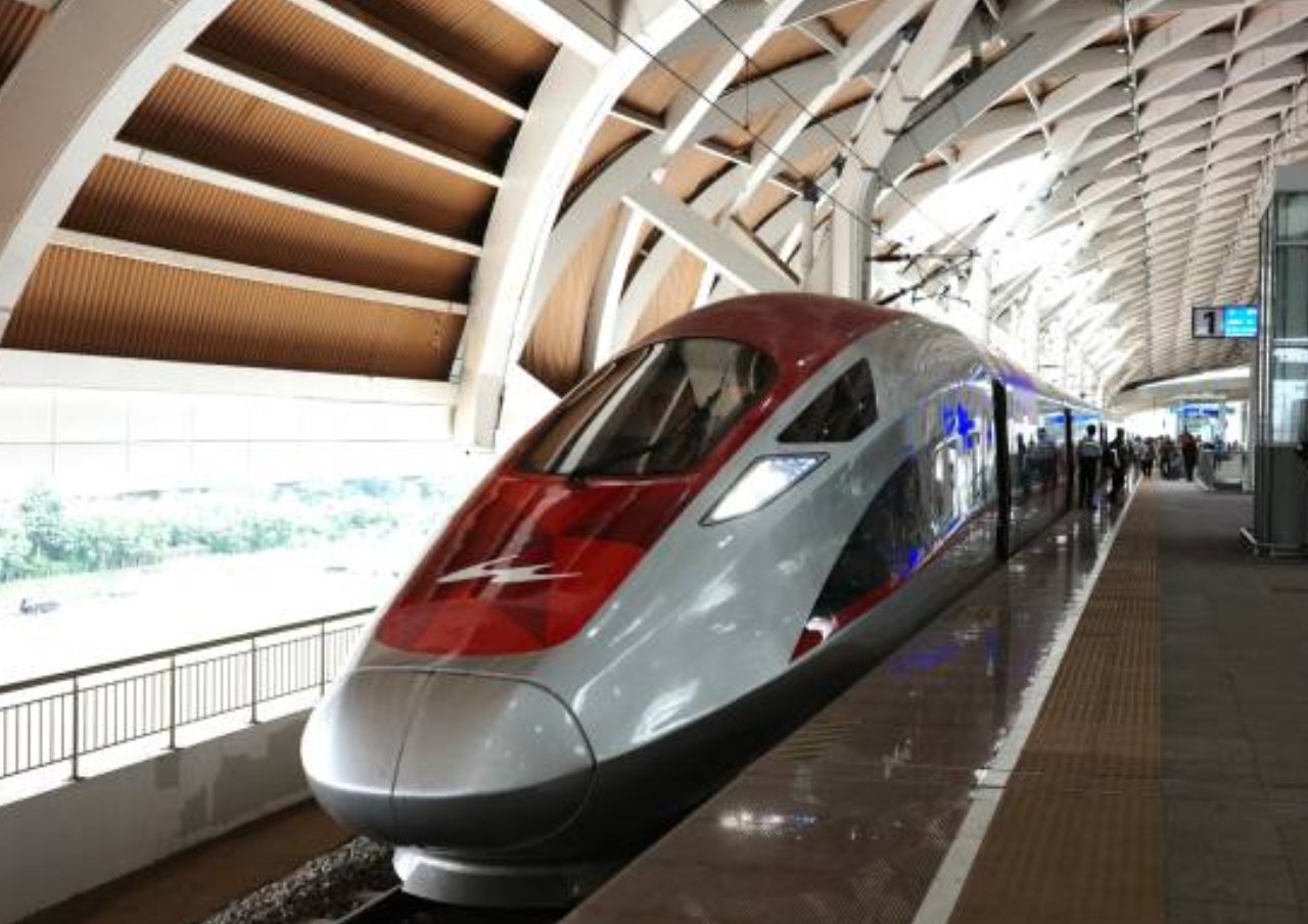 whoosh Anggota Dewan RI Minta KPK Usut Dugaan Mark-up Proyek Whoosh