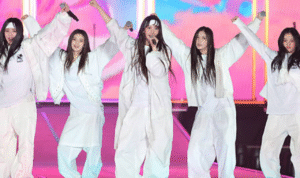 Salah Satu Anggota NewJeans Nyatakan Kembali ke ADOR Saat di Antartika?