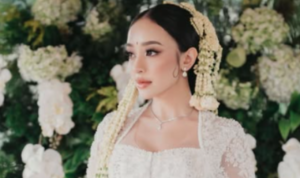 Amanda Zahra Melepas Status Lajang