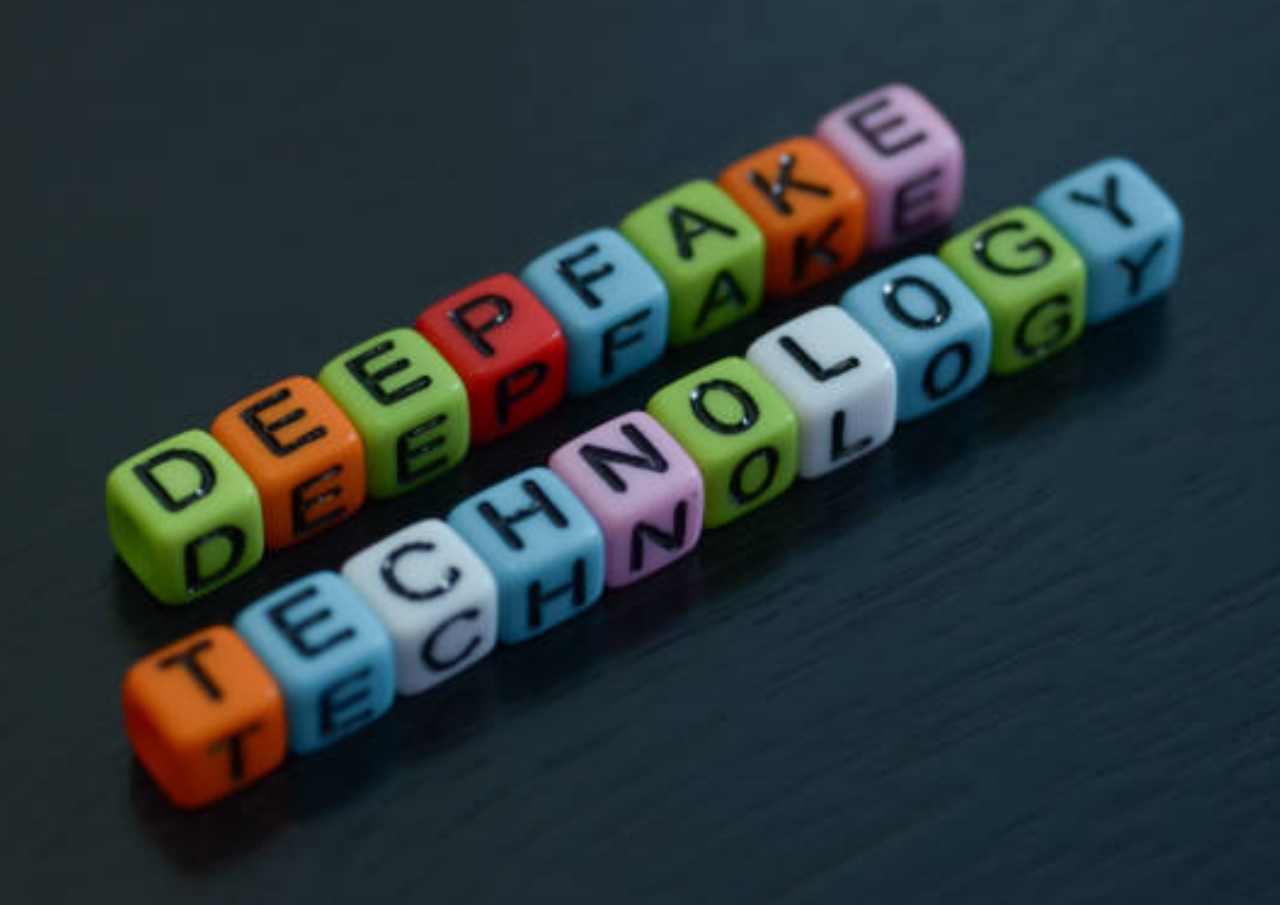 Praktik Manipulasi Foto Asusila di Medsos Bakal Terancam Pidana