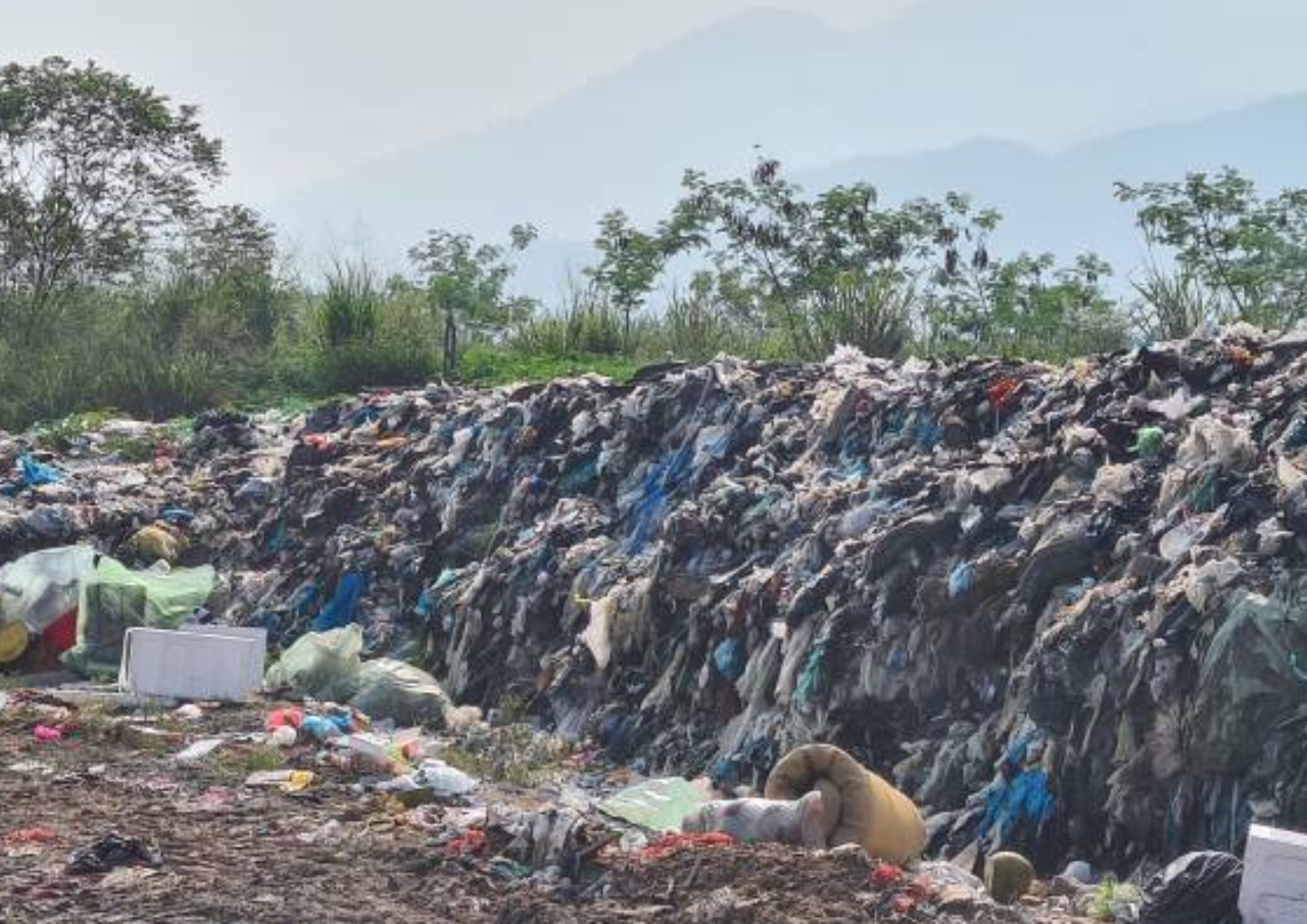 Armada Pengangkutan Sampah Terbatas, Sampah di Kramat Jati Jadi Menggunung