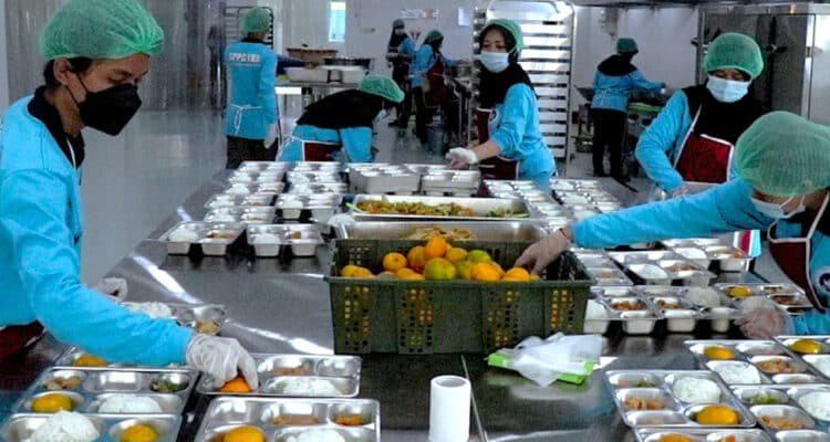 Praktik Jual Beli Titik Dapur MBG Sebabkan Pemborosan Anggaran Rp1 T per Bulan