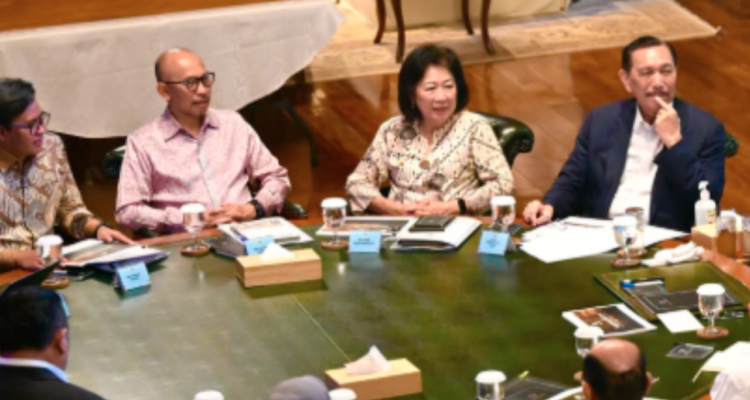 ekonomi-digitalisasi-bansos Piloting Digitalisasi Bansos di Banyuwangi Diklaim Berhasil Sederhanakan Birokrasi