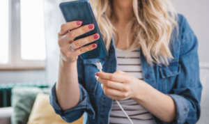 Penggunaan Smartphone Saat Isi Daya Tidak Mudah Rusak dengan Teknologi Ini