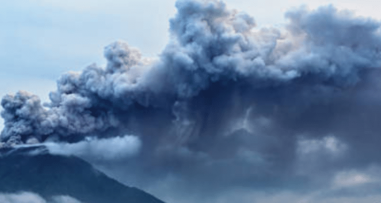 Kenapa Abu Vulkanik dari Erupsi Gunung Berapi Berbahaya?
